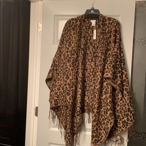 Leopard print shawl.